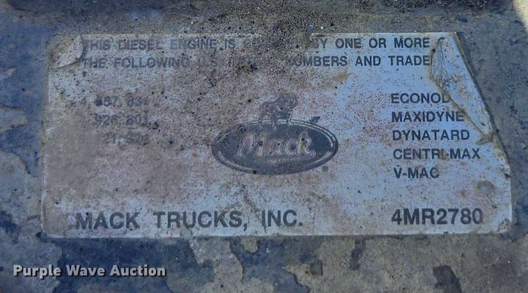 image for item YA1071 2001 Mack RD688 dump truck
