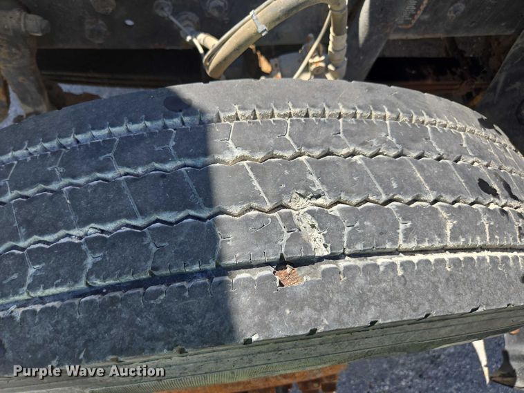 image for item YA1071 2001 Mack RD688 dump truck