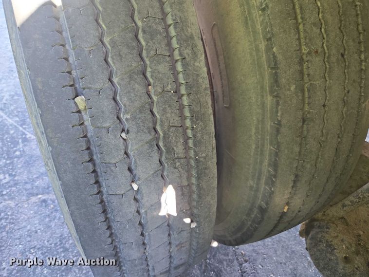 image for item YA1071 2001 Mack RD688 dump truck