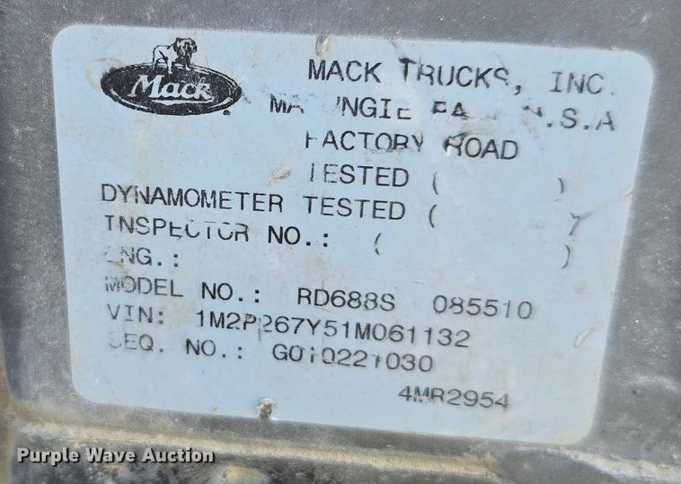image for item YA1071 2001 Mack RD688 dump truck