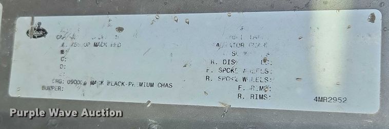 image for item YA1071 2001 Mack RD688 dump truck