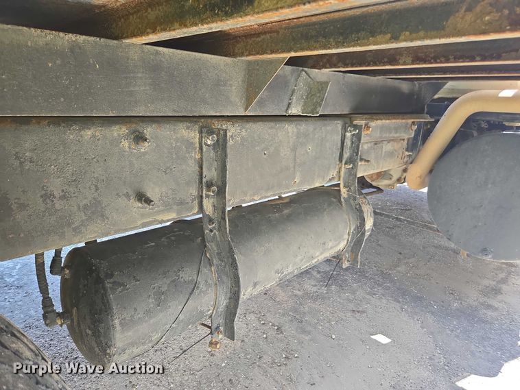 image for item YA1079 2001 Mack RD dump truck