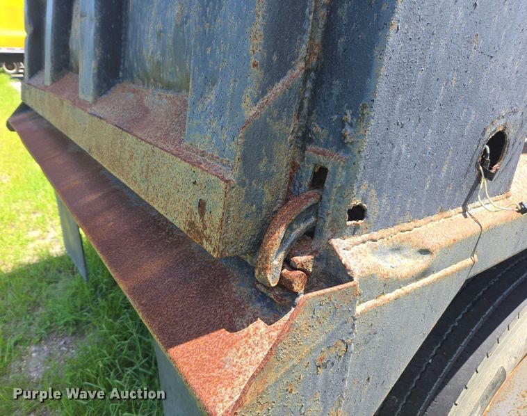 image for item YA1079 2001 Mack RD dump truck