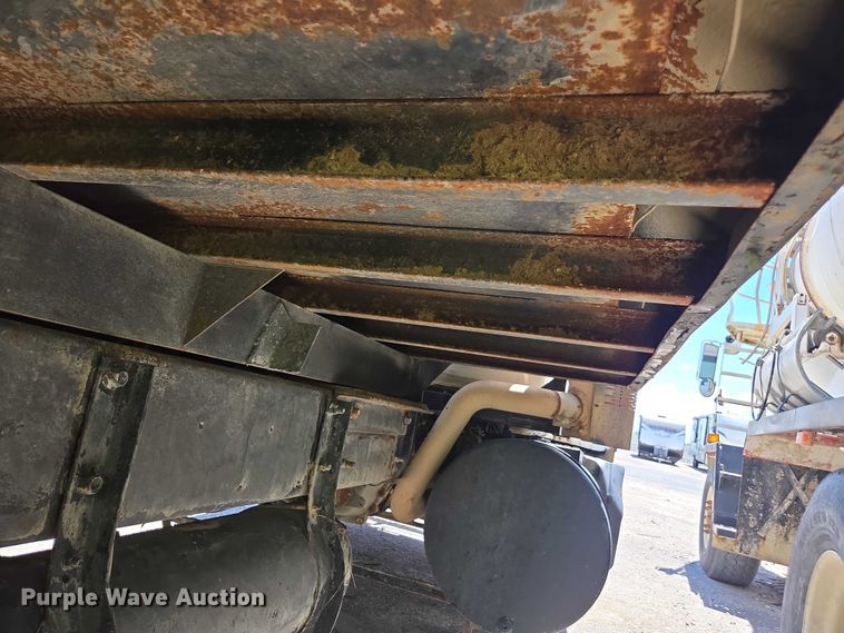 image for item YA1079 2001 Mack RD dump truck