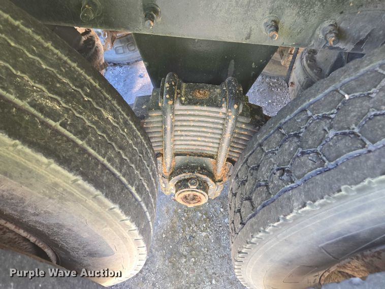 image for item YA1079 2001 Mack RD dump truck