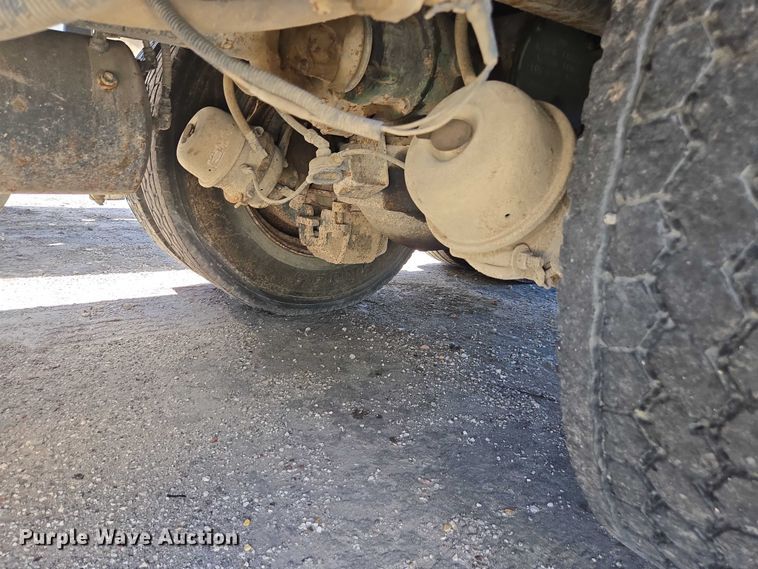 image for item YA1079 2001 Mack RD dump truck