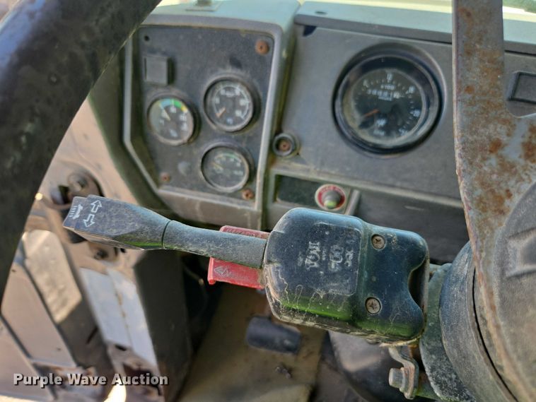 image for item YA1079 2001 Mack RD dump truck