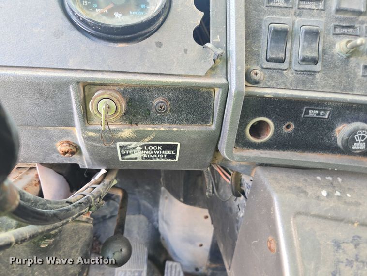 image for item YA1079 2001 Mack RD dump truck