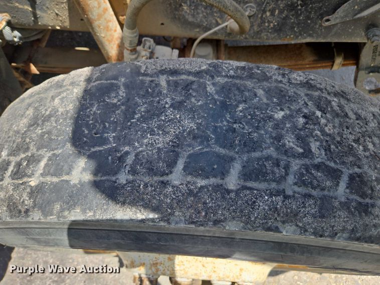 image for item YA1079 2001 Mack RD dump truck