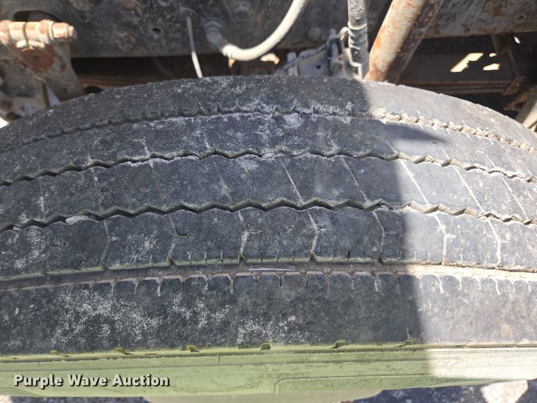 image for item YA1079 2001 Mack RD dump truck