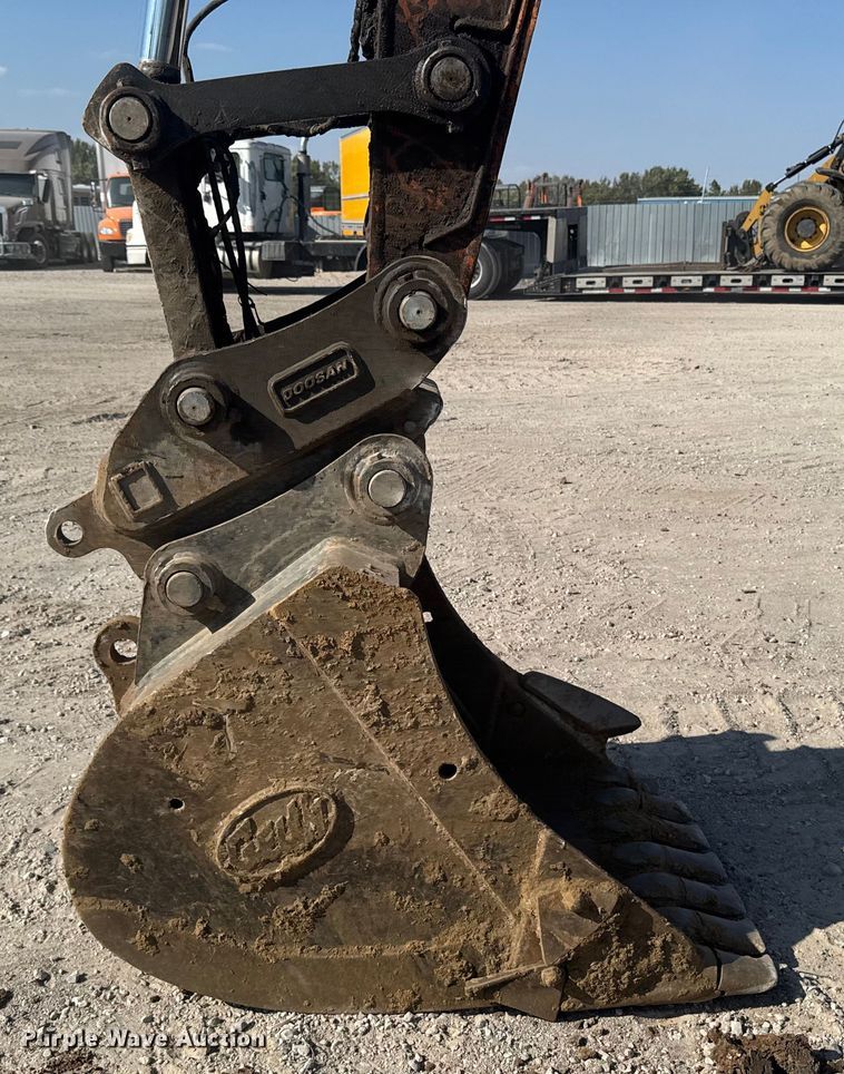 image for item YA1219 2020 Doosan DX140LCR-5 excavator