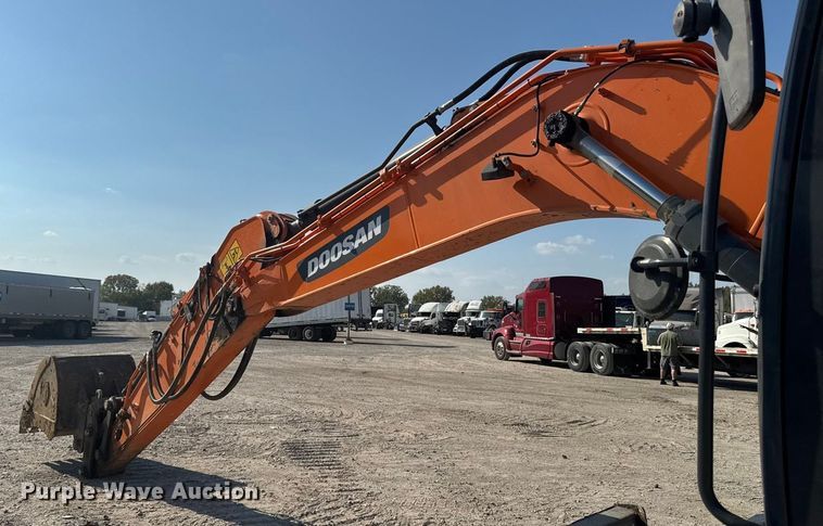 image for item YA1219 2020 Doosan DX140LCR-5 excavator