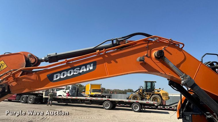 image for item YA1219 2020 Doosan DX140LCR-5 excavator