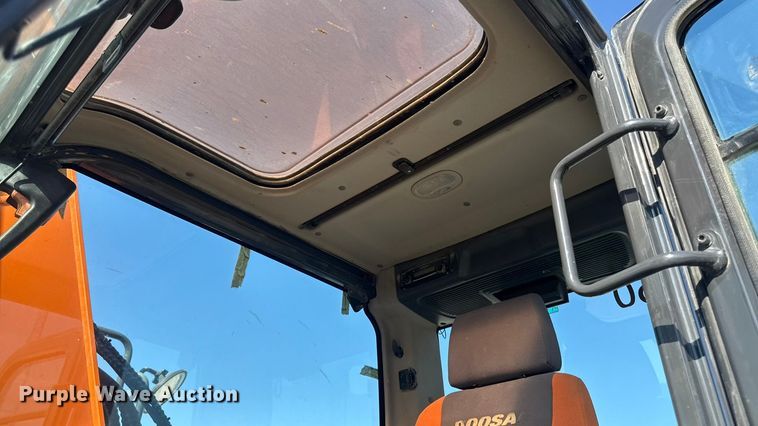 image for item YA1219 2020 Doosan DX140LCR-5 excavator