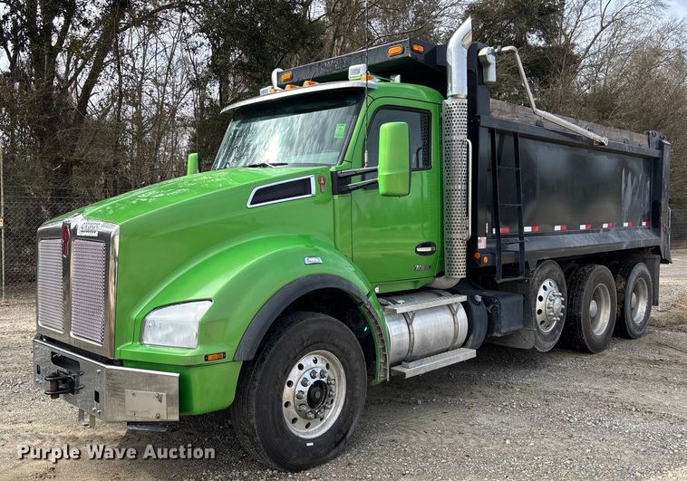 image for item YA1559 2023 Kenworth T880 dump truck