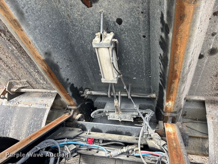 image for item YA1559 2023 Kenworth T880 dump truck