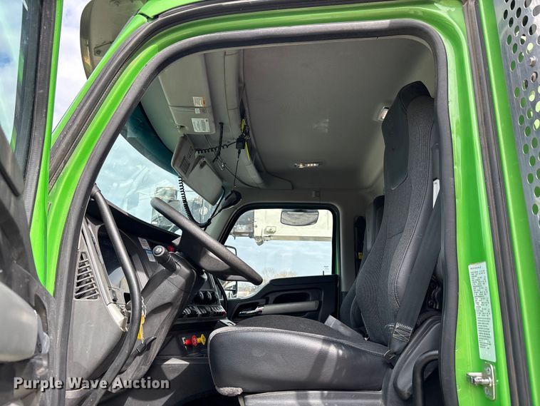 image for item YA1559 2023 Kenworth T880 dump truck