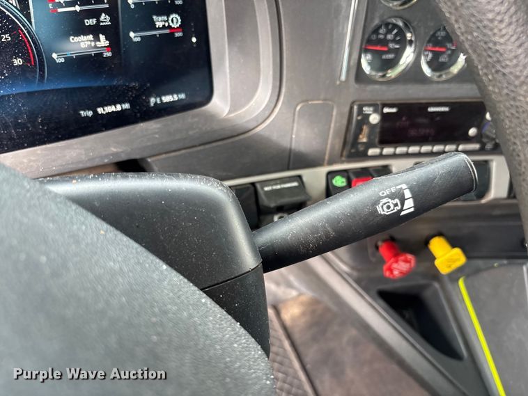 image for item YA1559 2023 Kenworth T880 dump truck