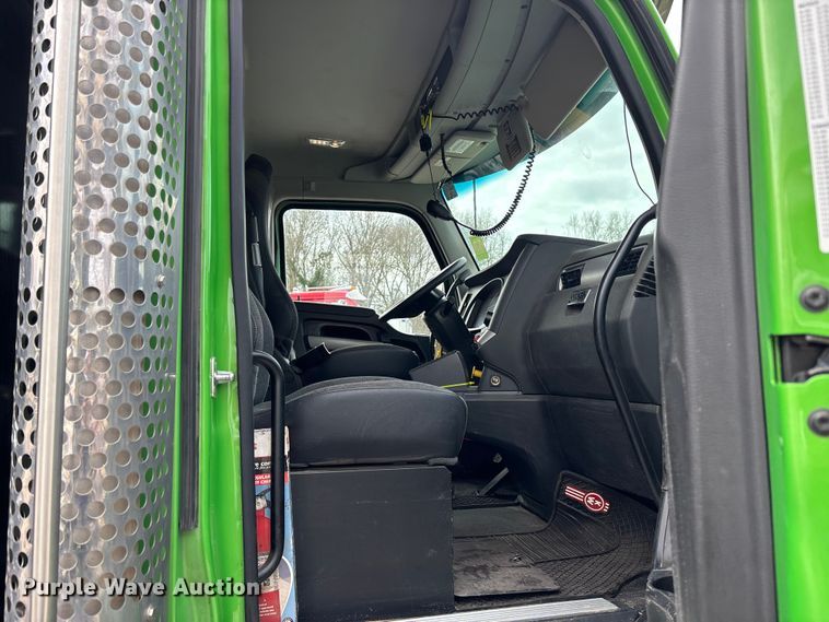 image for item YA1559 2023 Kenworth T880 dump truck