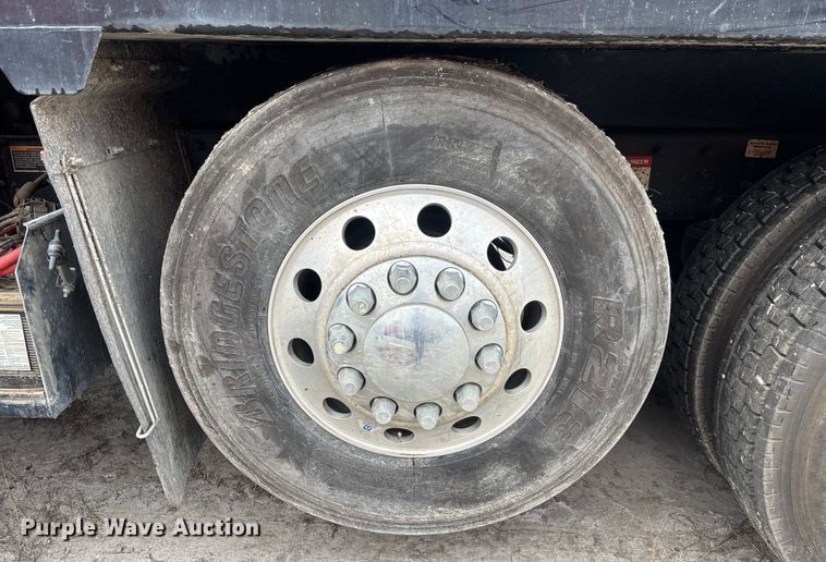 image for item YA1559 2023 Kenworth T880 dump truck