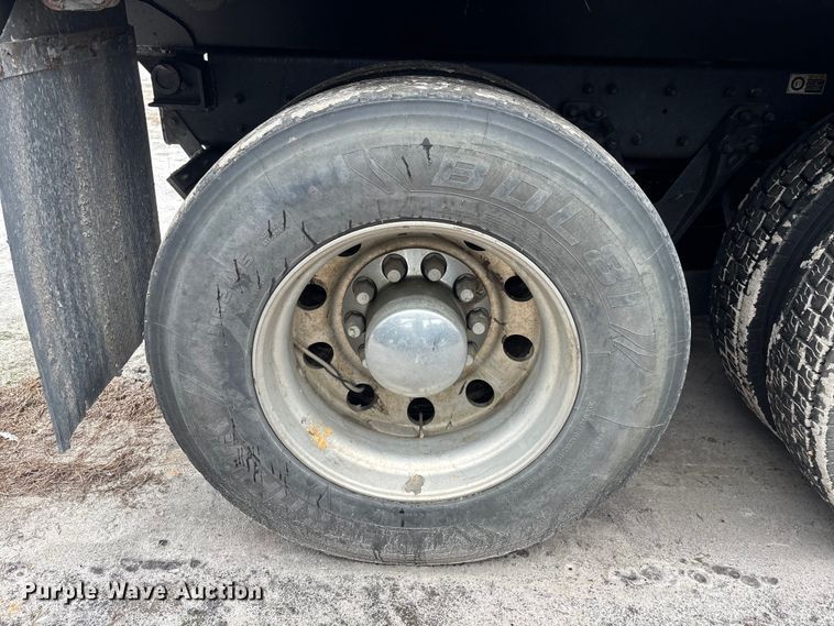 image for item YA1559 2023 Kenworth T880 dump truck