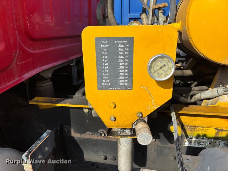 image for item YA1617 2016 Western Star 4700 ready mix truck