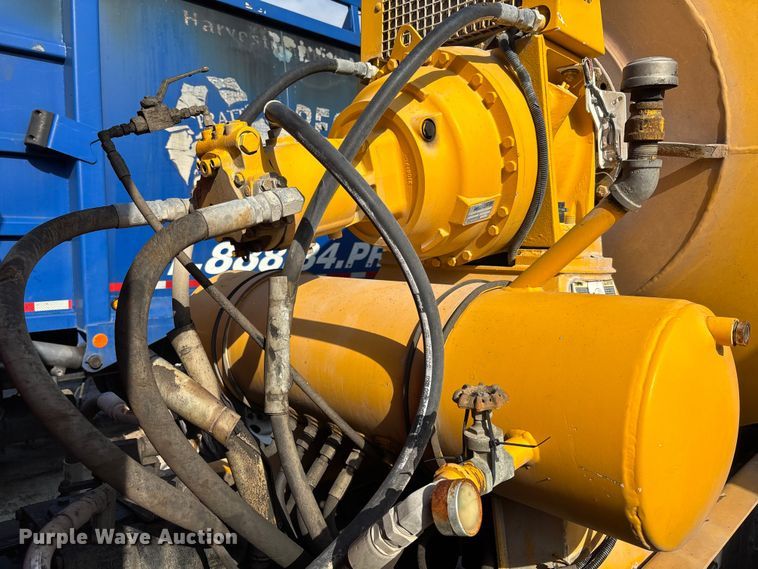 image for item YA1617 2016 Western Star 4700 ready mix truck