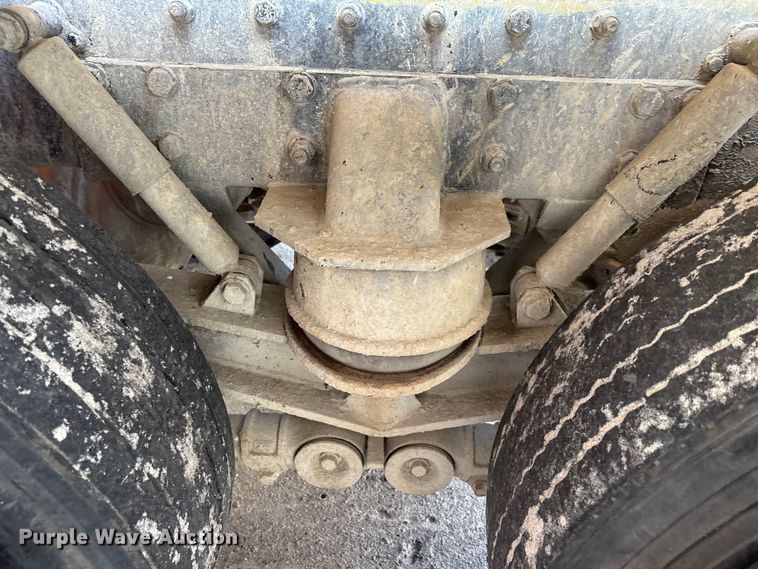 image for item YA1617 2016 Western Star 4700 ready mix truck