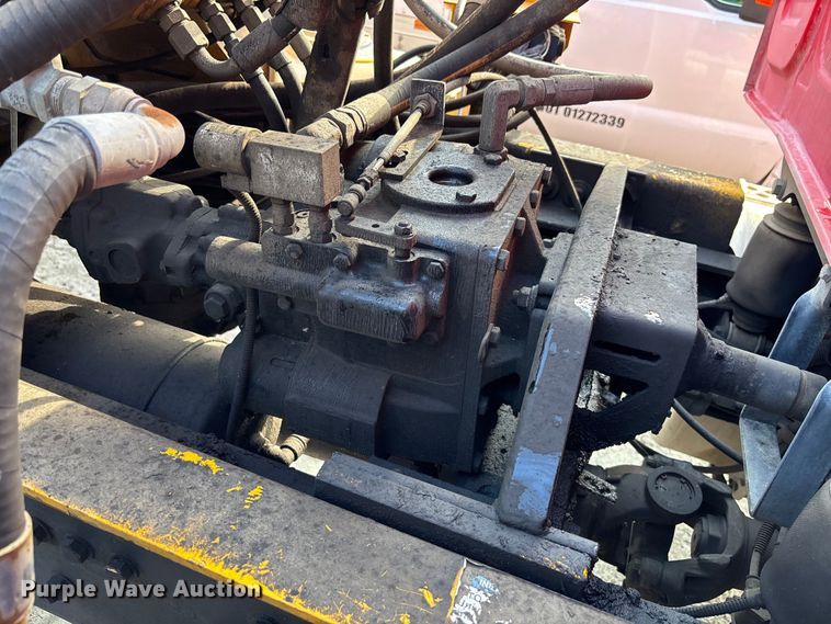 image for item YA1617 2016 Western Star 4700 ready mix truck