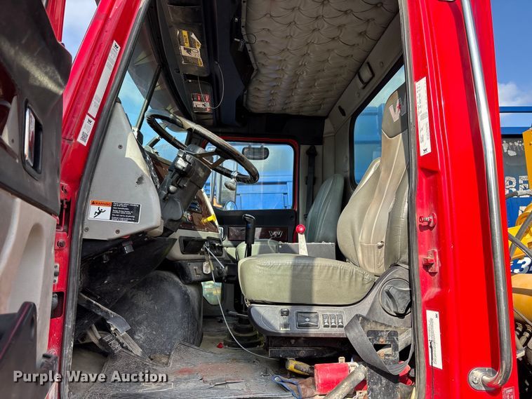 image for item YA1617 2016 Western Star 4700 ready mix truck