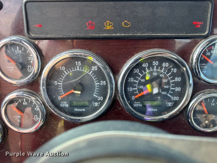 image for item YA1617 2016 Western Star 4700 ready mix truck