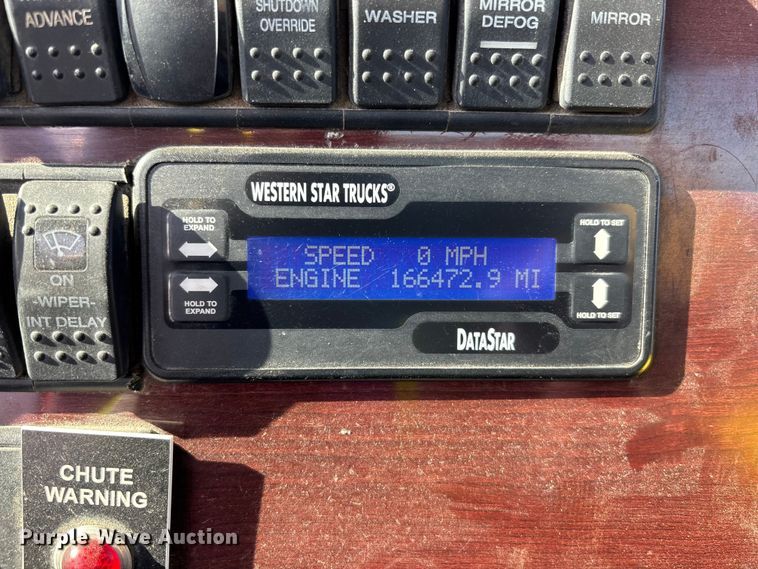 image for item YA1617 2016 Western Star 4700 ready mix truck