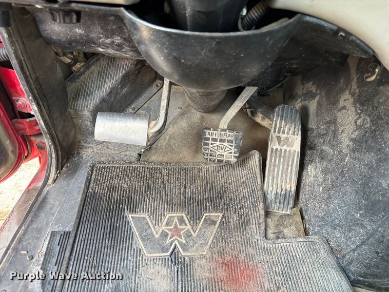 image for item YA1617 2016 Western Star 4700 ready mix truck