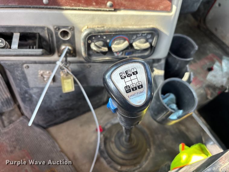 image for item YA1617 2016 Western Star 4700 ready mix truck