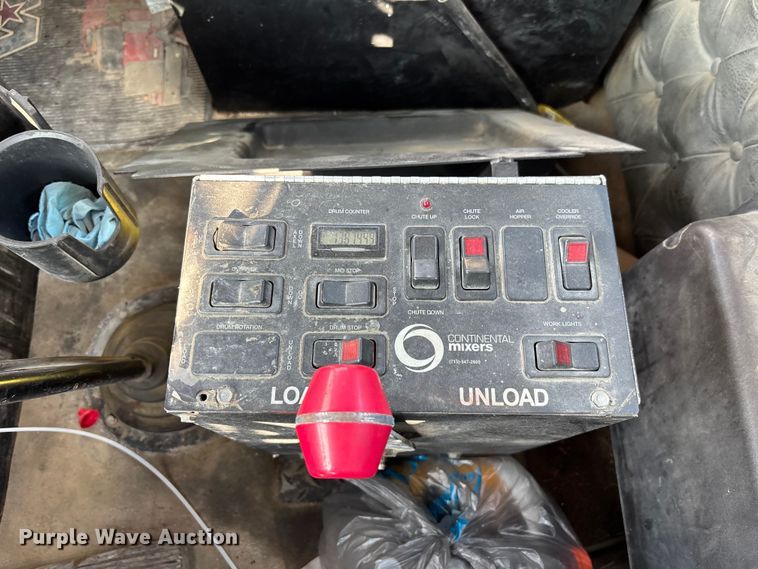 image for item YA1617 2016 Western Star 4700 ready mix truck