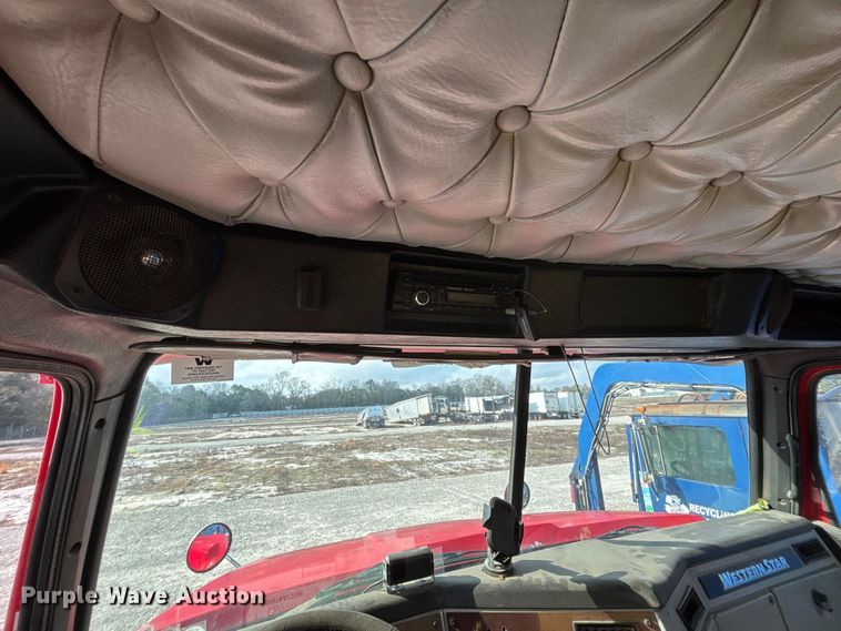 image for item YA1617 2016 Western Star 4700 ready mix truck