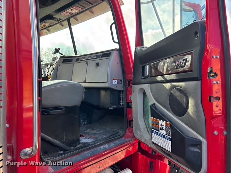 image for item YA1617 2016 Western Star 4700 ready mix truck