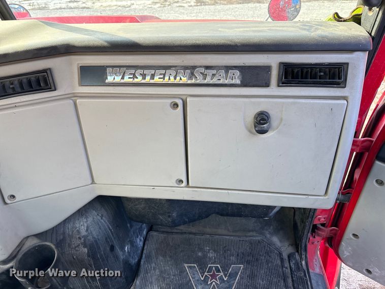 image for item YA1617 2016 Western Star 4700 ready mix truck