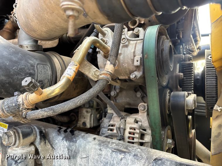 image for item YA1617 2016 Western Star 4700 ready mix truck