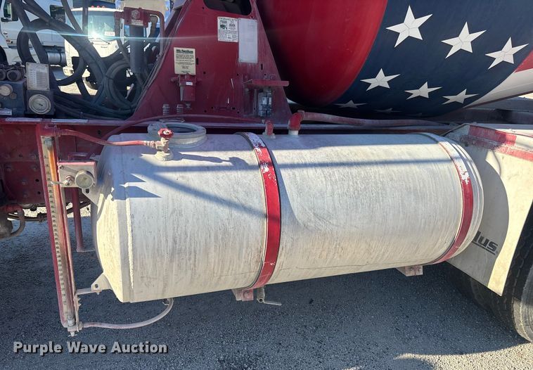 image for item YA1619 2016 Mack Granite GU713 ready mix truck