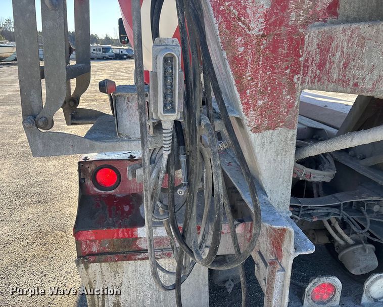 image for item YA1619 2016 Mack Granite GU713 ready mix truck