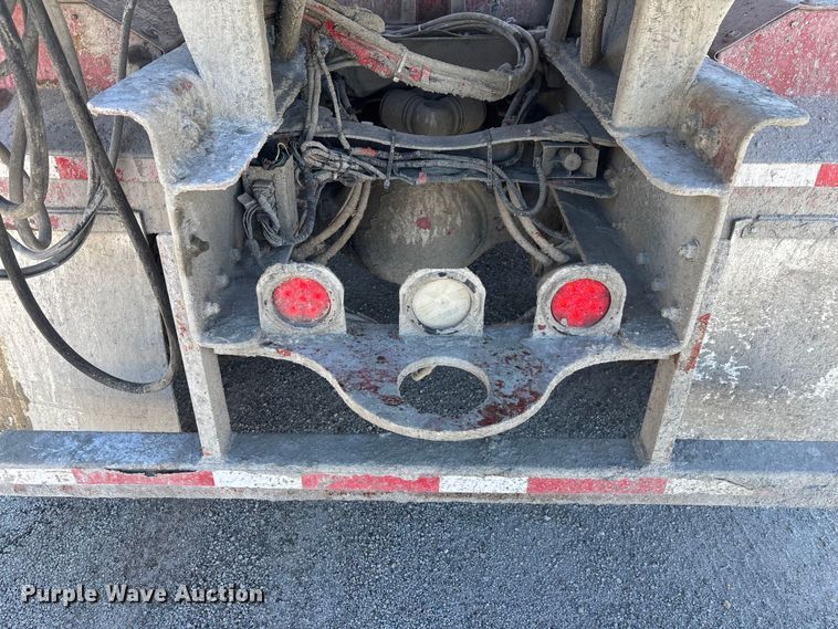 image for item YA1619 2016 Mack Granite GU713 ready mix truck