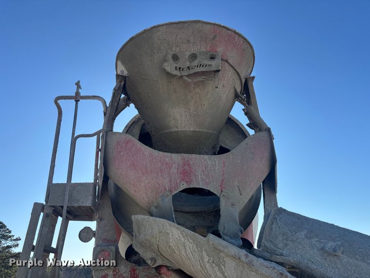 image for item YA1619 2016 Mack Granite GU713 ready mix truck