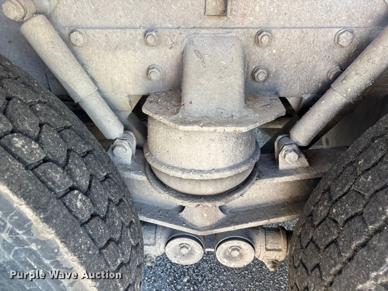 image for item YA1619 2016 Mack Granite GU713 ready mix truck