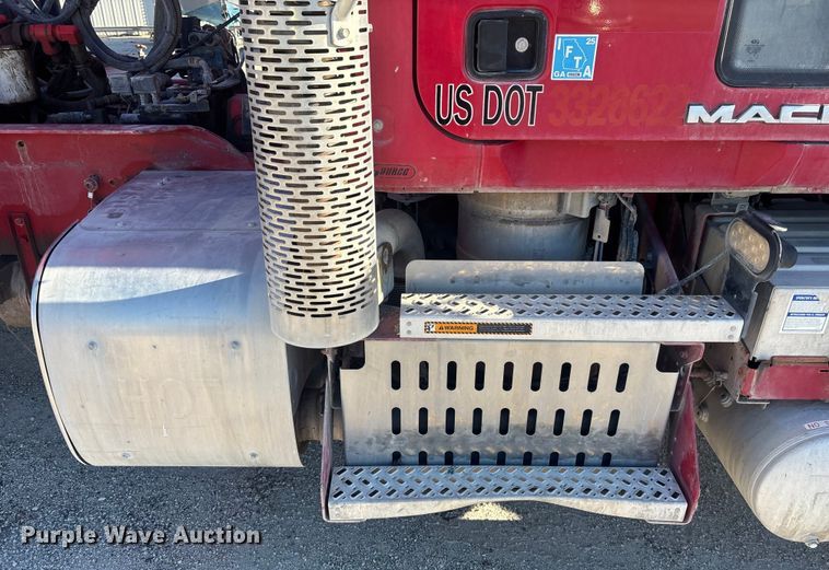 image for item YA1619 2016 Mack Granite GU713 ready mix truck