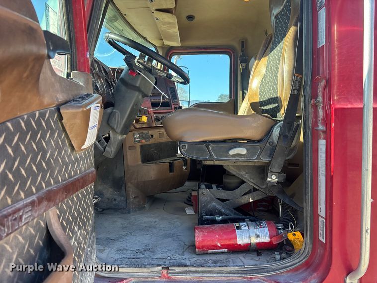 image for item YA1619 2016 Mack Granite GU713 ready mix truck