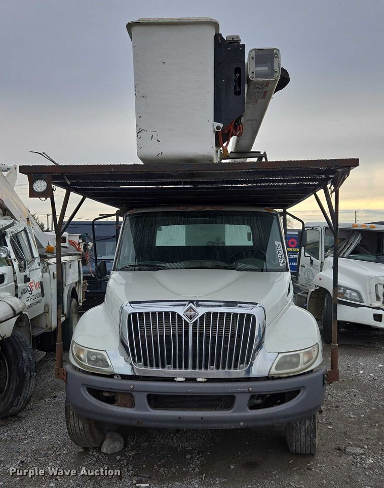 image for item YA1731 2009 International 4300 forestry bucket truck