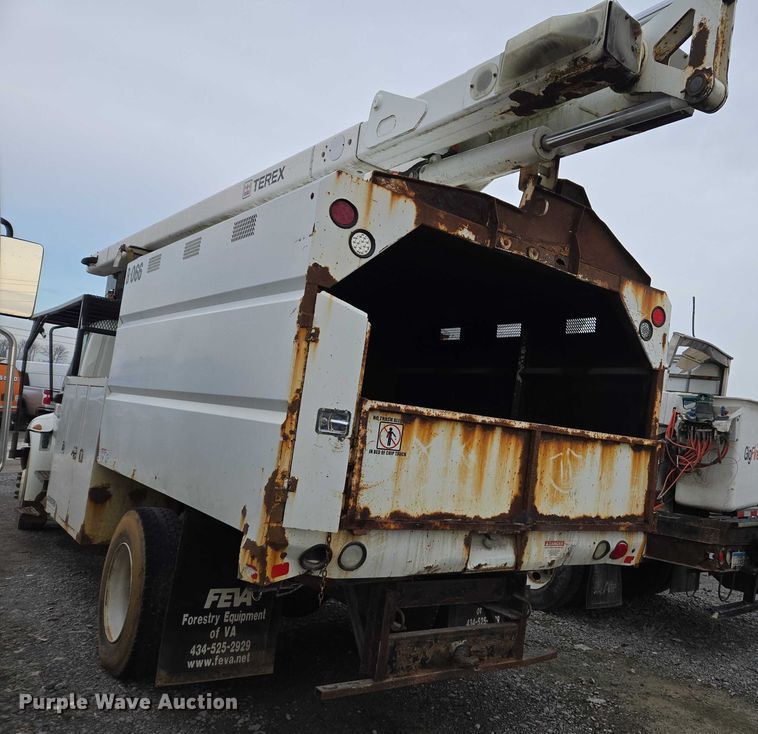 image for item YA1731 2009 International 4300 forestry bucket truck