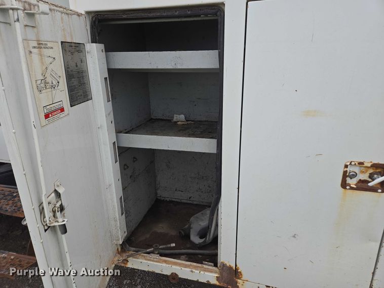 image for item YA1731 2009 International 4300 forestry bucket truck