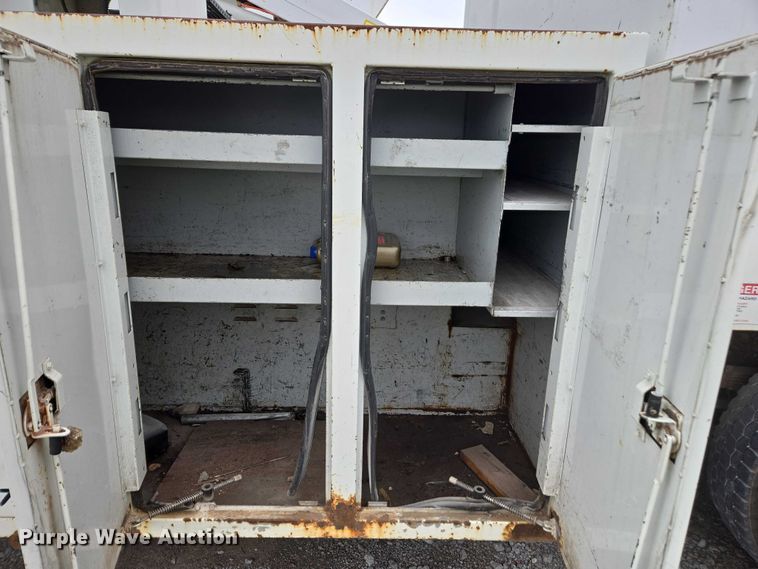 image for item YA1731 2009 International 4300 forestry bucket truck